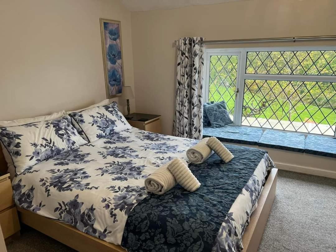 Cwmbach Guest House Нийт Стая снимка