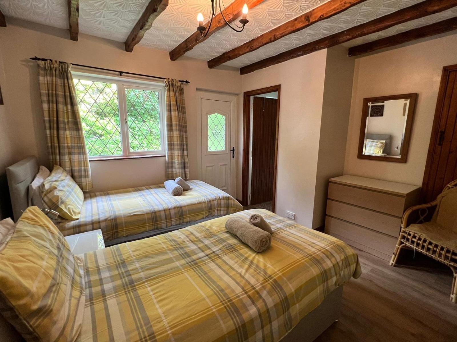 Cwmbach Guest House Нийт Стая снимка