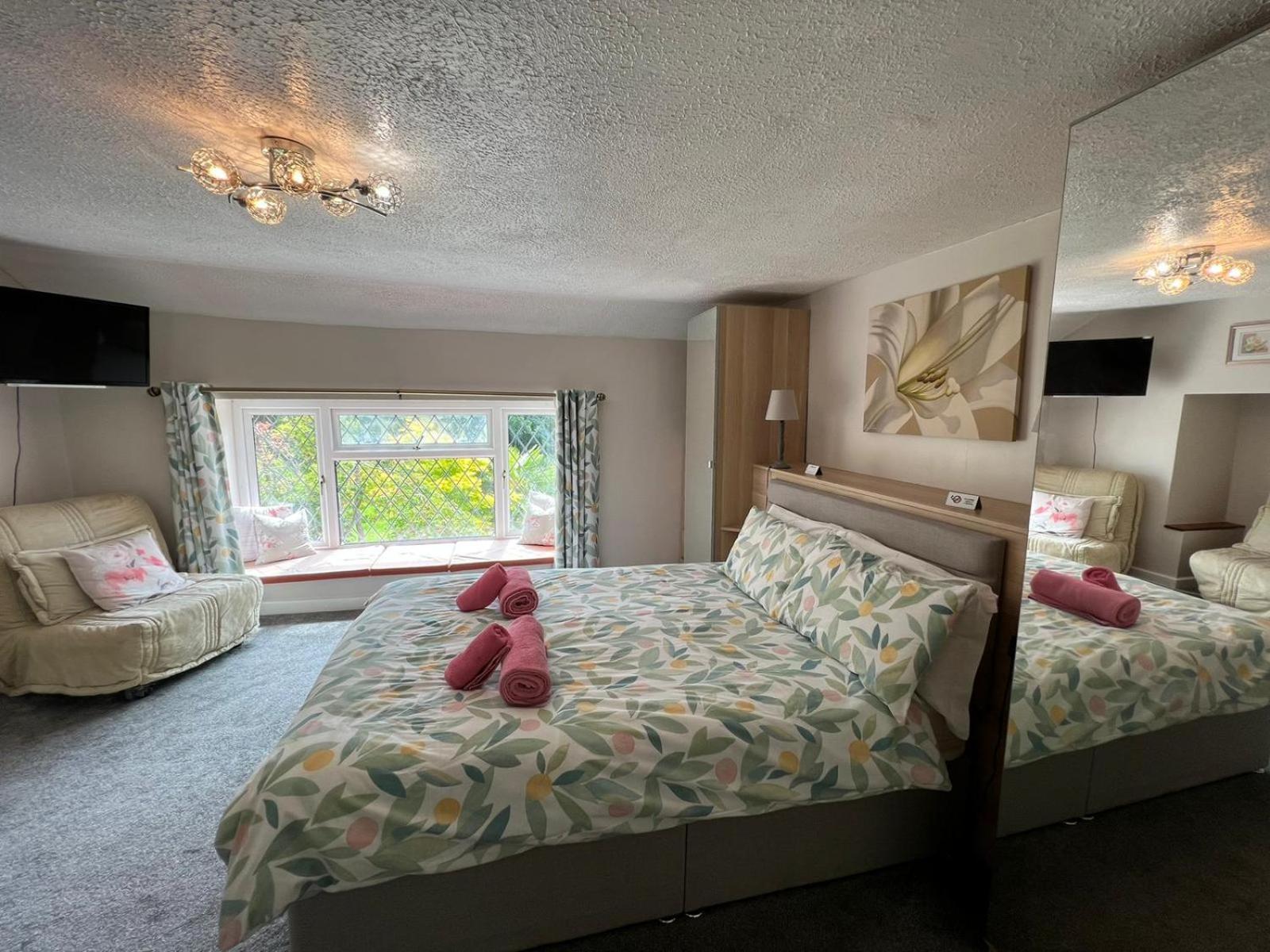Cwmbach Guest House Нийт Стая снимка