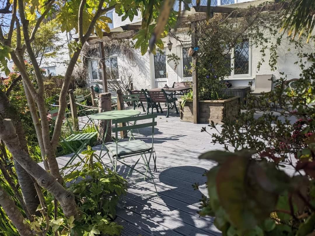 Cwmbach Guest House Нийт Стая снимка