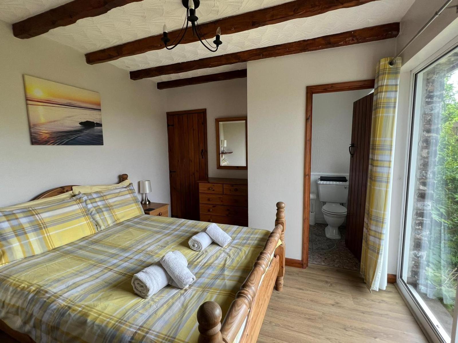 Cwmbach Guest House Нийт Стая снимка